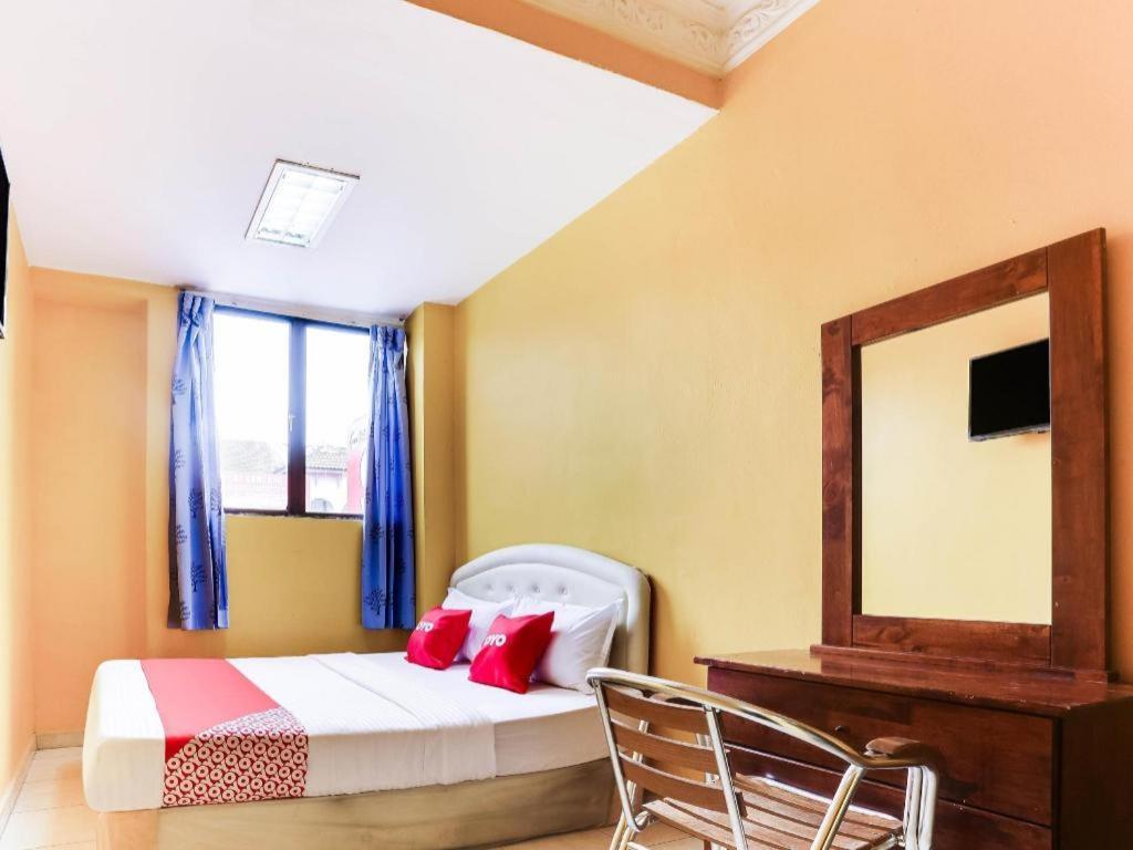 Oyo 89406 Lucky Budget Hotel Nilai Exteriér fotografie